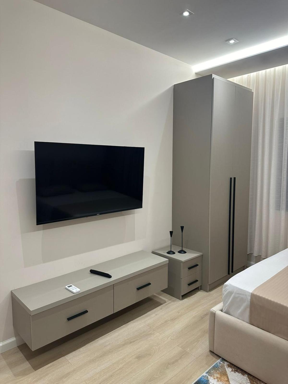 Home To Go Studio Apartament Tiran Dış mekan fotoğraf